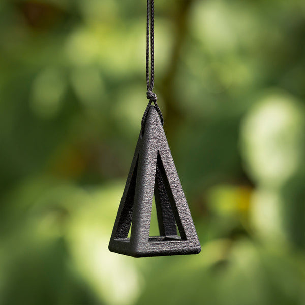 Pyramid Ciondolo® Nero 4.4