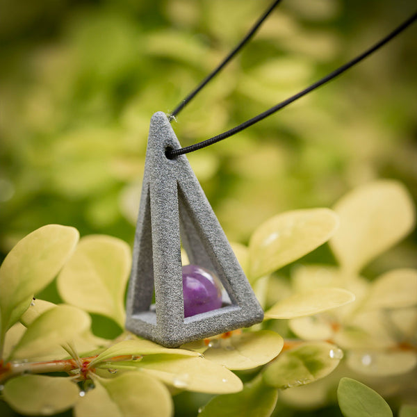 Pyramid Ciondolo® grigio con ametista (misura 3,3 cm)