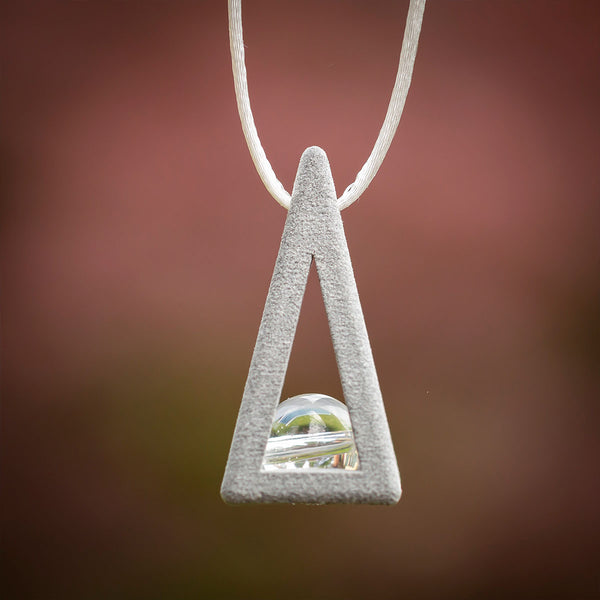 Pyramid Ciondolo® grigio con quarzo ialino (misura 3,3 cm)