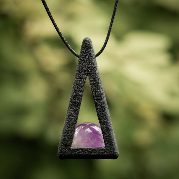 Pyramid Ciondolo® nero  con ametista (misura 3,3 cm)