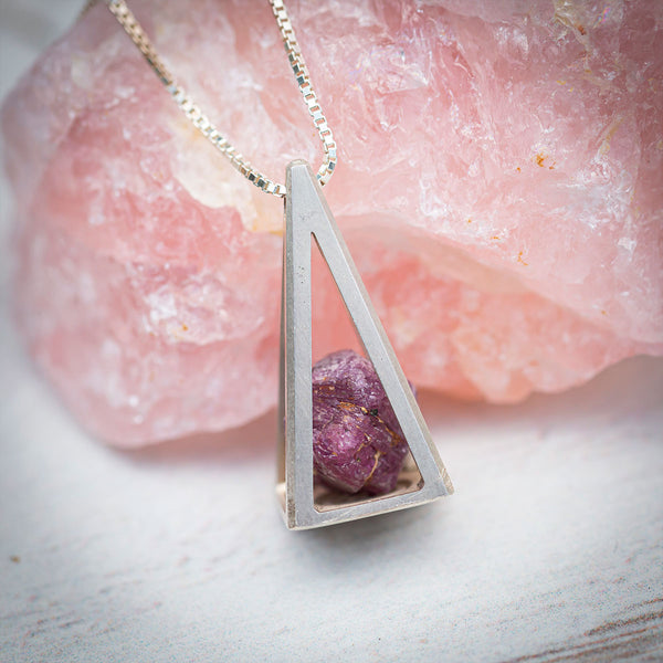 Pyramid Gioiello® in argento con rubino